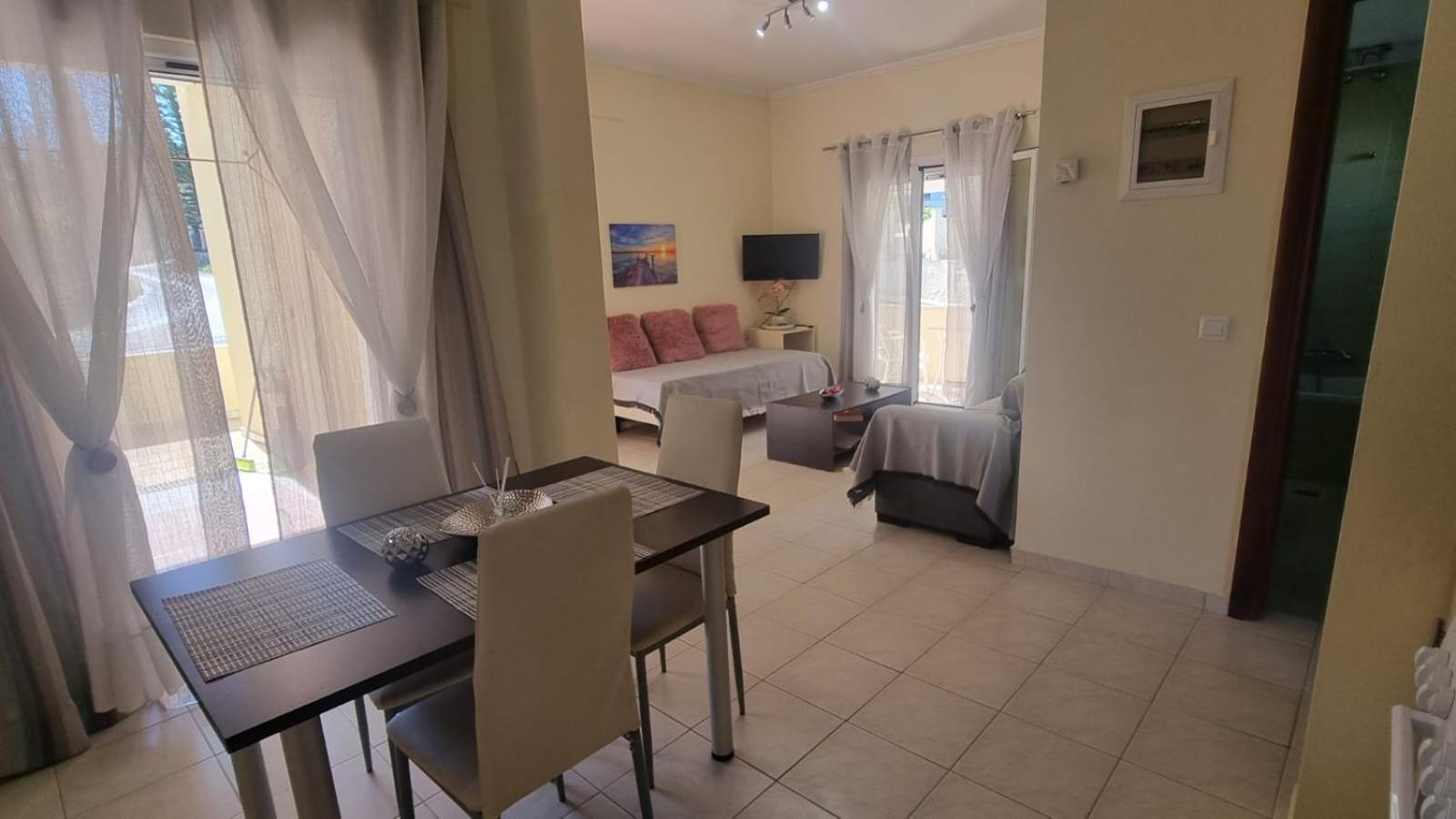 Tranquil Apartments Corfu คอนโตกาลิ ภายนอก รูปภาพ